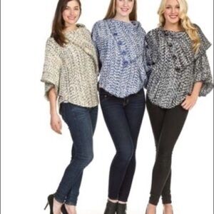 Papillon Blanc black white over sized button wide sleeve cozy poncho  sweater M